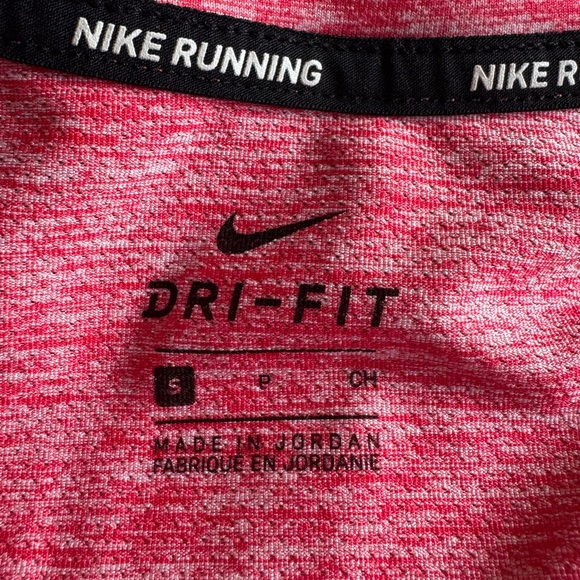 Pink Dri-fit NIKE running jacket, lightweight - Picture 4 of 5
